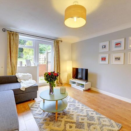 Modern 2 Bed House Sleeps 6 Southam Town Centre - Inspire Homes Ltd Exteriör bild