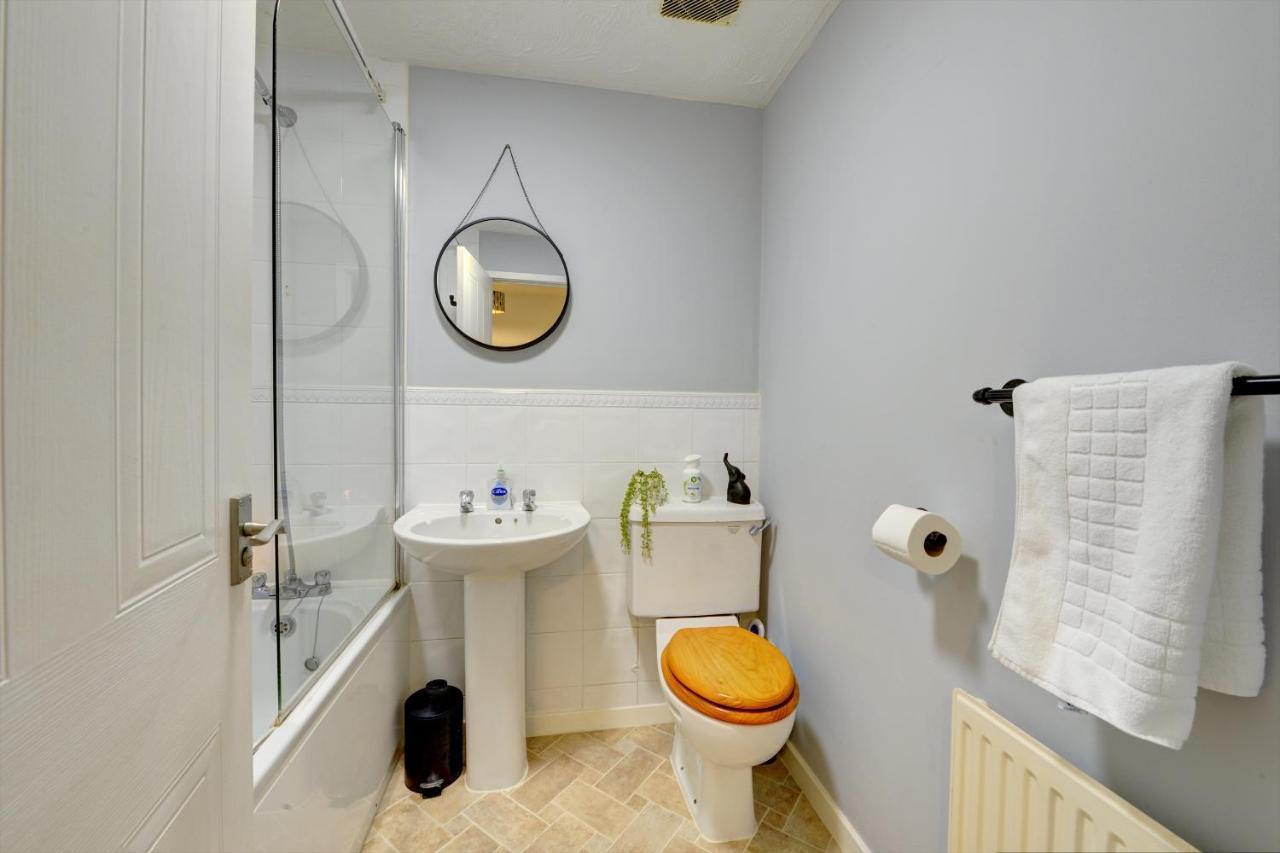 Modern 2 Bed House Sleeps 6 Southam Town Centre - Inspire Homes Ltd Exteriör bild