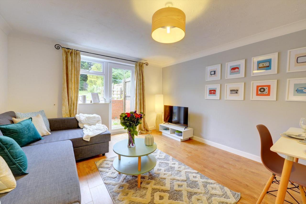Modern 2 Bed House Sleeps 6 Southam Town Centre - Inspire Homes Ltd Exteriör bild
